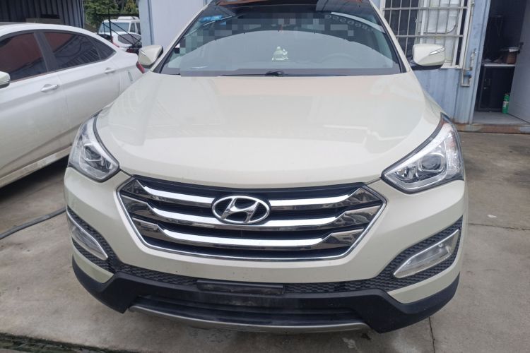 Used Hyundai Santa Fe Classic 2013 3.0L 4x4 Comfort Edition with Navigation 7 Seats Euro IV Front