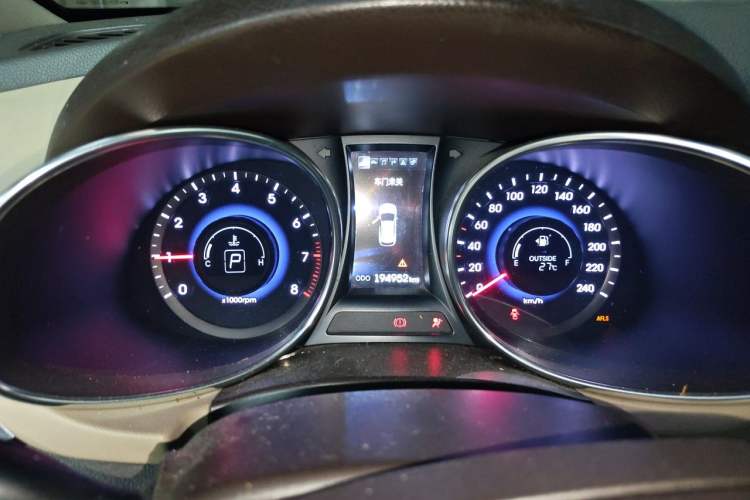Used Hyundai Santa Fe Classic 2013 3.0L 4x4 Premium Edition 7-Seater Euro IV Instrument Cluster