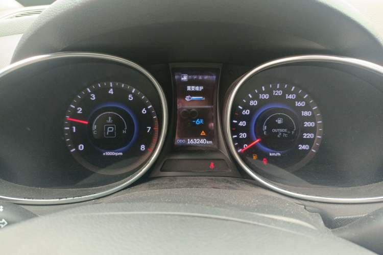 Used Hyundai Santa Fe Classic 2013 3.0L 4x4 Comfort Edition with Navigation 7 Seats Euro IV Instrument Cluster