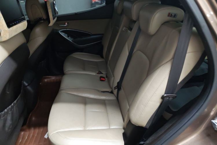 Used Hyundai Santa Fe Classic 2013 3.0L 4x4 Premium Edition 7-Seater Euro IV Left Rear Seat