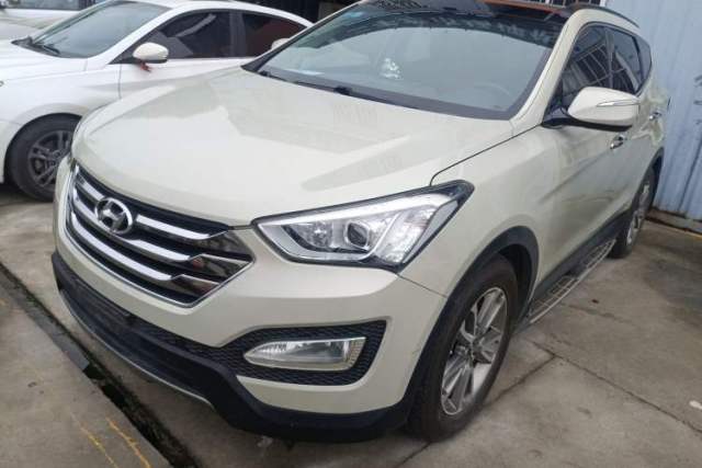 Used Hyundai Santa Fe Classic 2013 3.0L 4x4 Comfort Edition with Navigation 7 Seats Euro IV