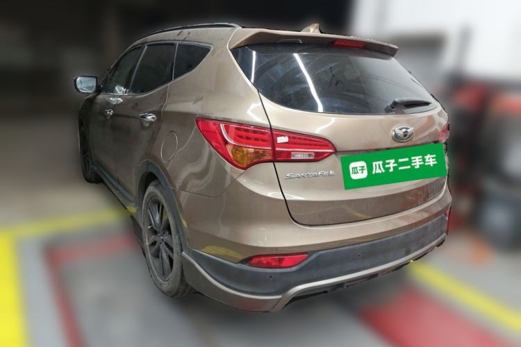 Used Hyundai Santa Fe Classic 2013 3.0L 4x4 Premium Edition 7-Seater Euro IV Rear Left 45 Deg