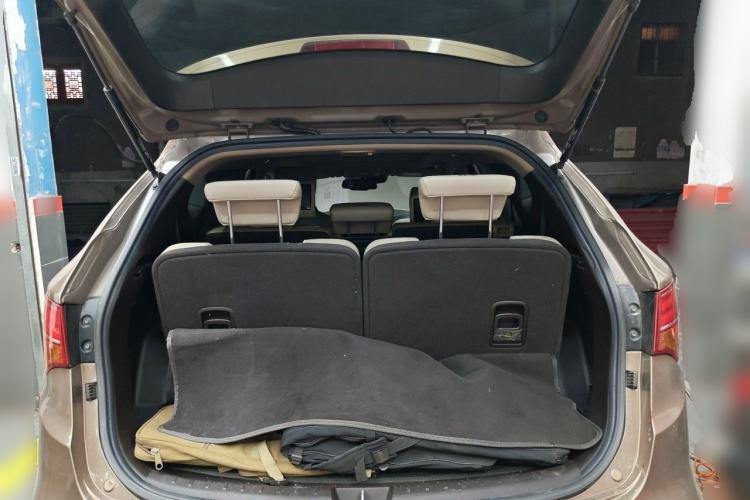 Used Hyundai Santa Fe Classic 2013 3.0L 4x4 Premium Edition 7-Seater Euro IV Trunk