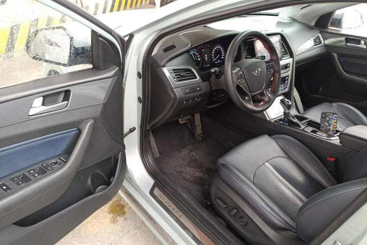 Used Hyundai Sonata 2016 2.0L Hybrid HL Luxury Version Driver Seat