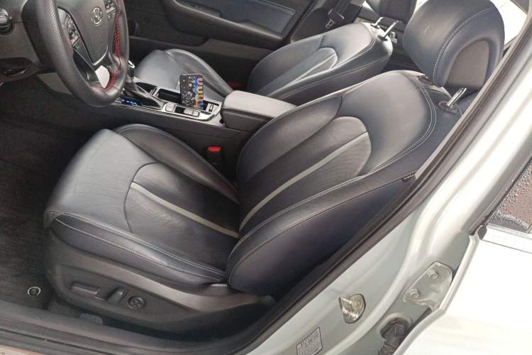 Used Hyundai Sonata 2016 2.0L Hybrid HL Luxury Version Left Front Seat