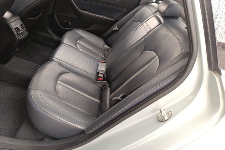 Used Hyundai Sonata 2016 2.0L Hybrid HL Luxury Version Left Rear Seat