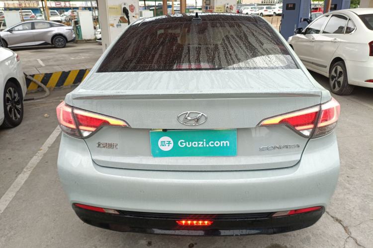 Used Hyundai Sonata 2016 2.0L Hybrid HL Luxury Version Rear