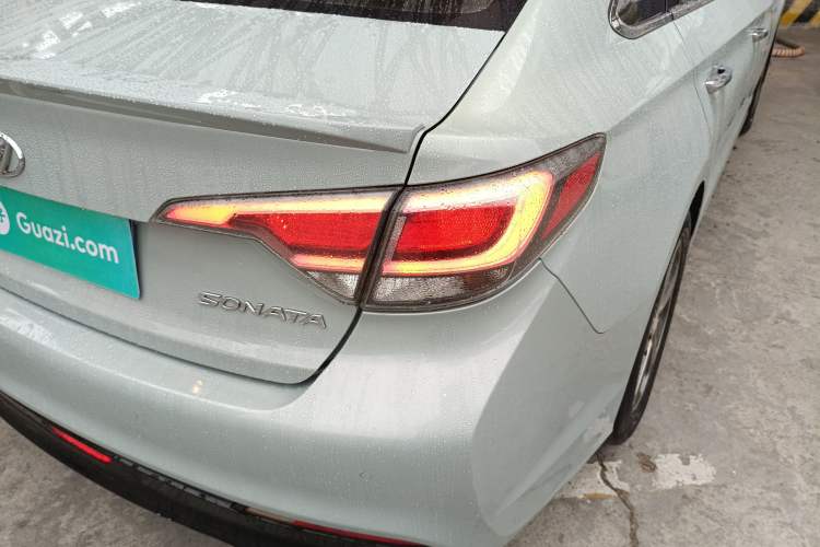 Used Hyundai Sonata 2016 2.0L Hybrid HL Luxury Version Right Rear Taillight
