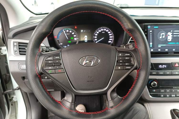 Used Hyundai Sonata 2016 2.0L Hybrid HL Luxury Version Steering Wheel