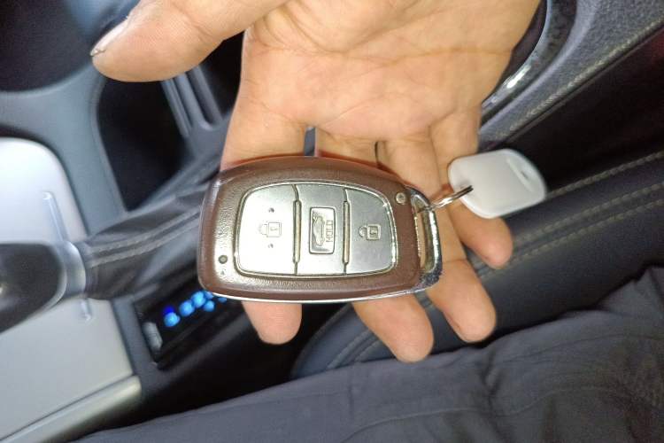 Used Hyundai Sonata 2016 2.0L Hybrid HL Luxury Version Vehicle Key