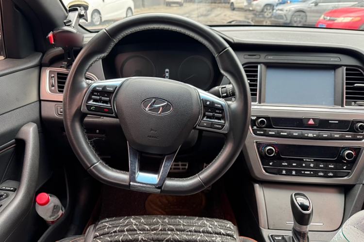 Used Hyundai Sonata 2015 1.6T GLX Advanced Model Interior 2