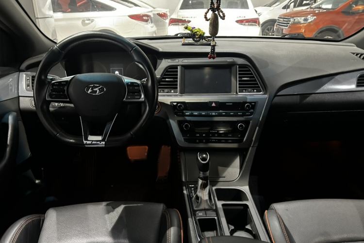 Used Hyundai Sonata 2015 1.6T GLX Advanced Model Interior 1