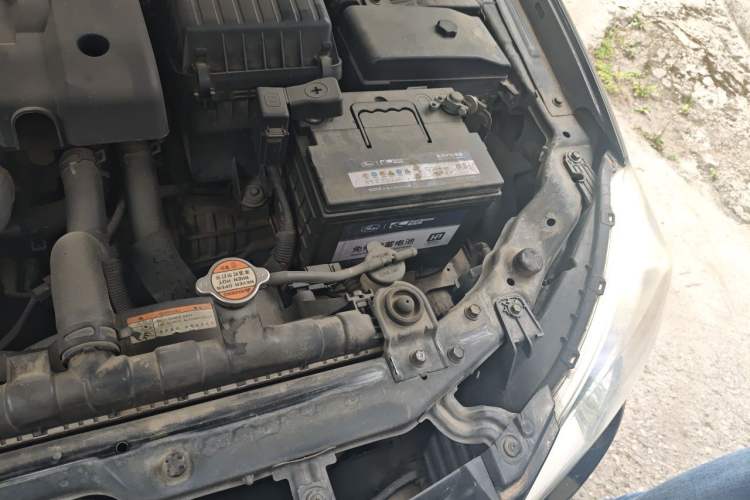 Used Hyundai Sonata 2006 2.0L Manual Standard Edition Engine Bay Left