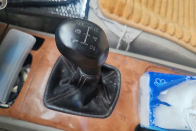 Used Hyundai Sonata 2006 2.0L Manual Standard Edition Gear Lever
