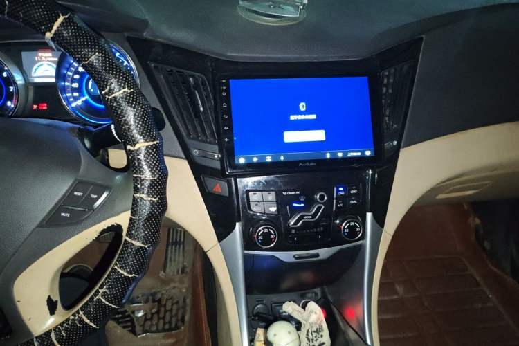 Used Hyundai Sonata 2011 2.0L Automatic Leading Edition Audio And AC Panel