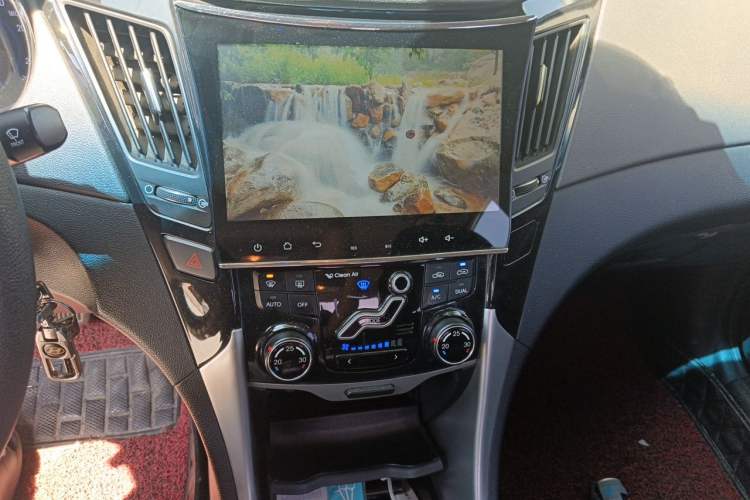 Used Hyundai Sonata 2011 2.0L Automatic Leading Edition Audio And AC Panel