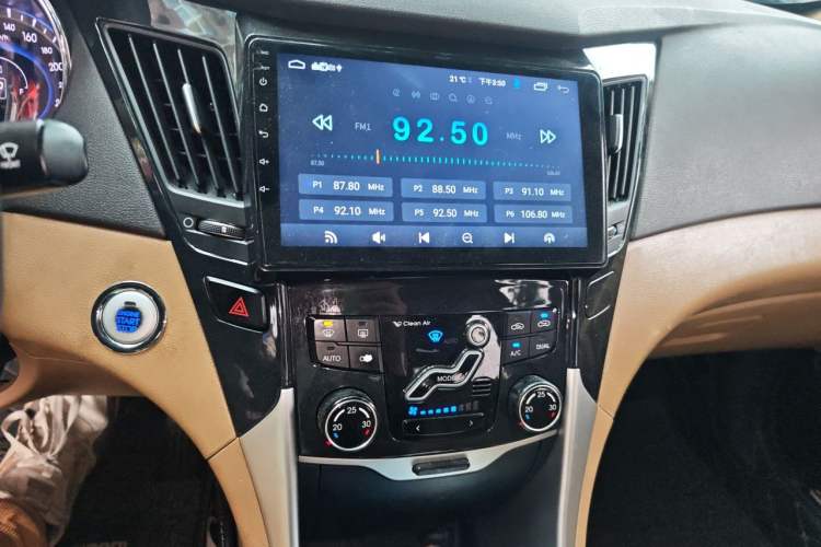 Used Hyundai Sonata 2011 2.0L Automatic Prestige Edition Audio And AC Panel