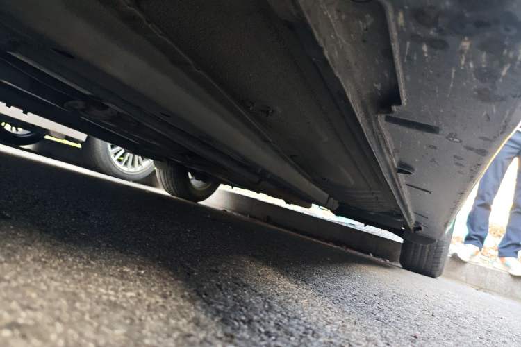 Used Hyundai Sonata 2011 2.0L Automatic Luxury Edition Chassis Front Left