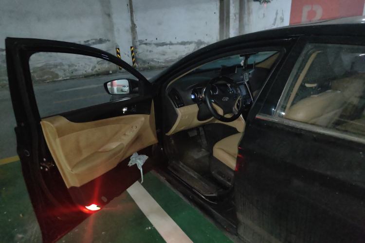 Used Hyundai Sonata 2011 2.0L Automatic Luxury Edition Driver Seat