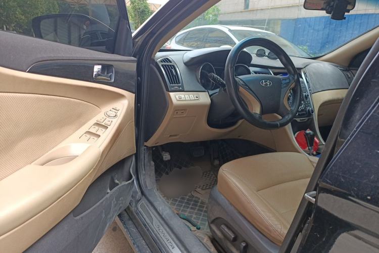Used Hyundai Sonata 2011 2.0L Automatic Luxury Edition Driver Seat