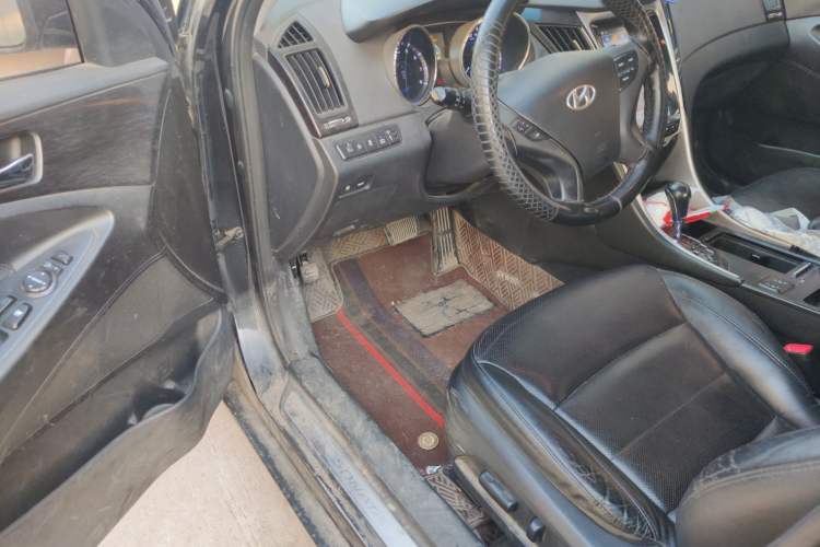 Used Hyundai Sonata 2011 2.0L Automatic Luxury Edition Driver Seat