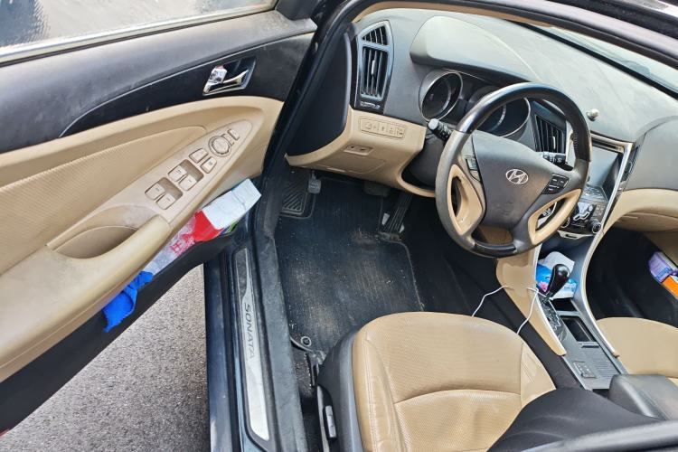 Used Hyundai Sonata 2011 2.0L Automatic Luxury Edition Driver Seat