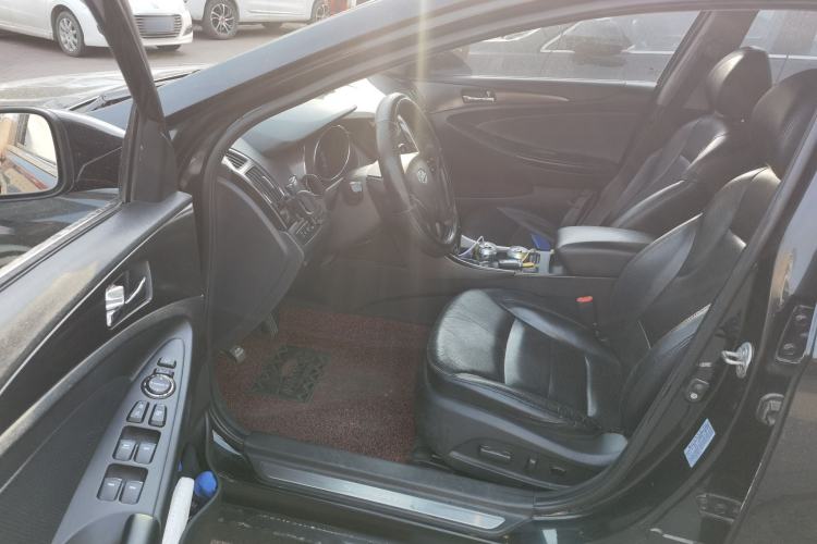 Used Hyundai Sonata 2011 2.0L Automatic Luxury Edition Driver Seat