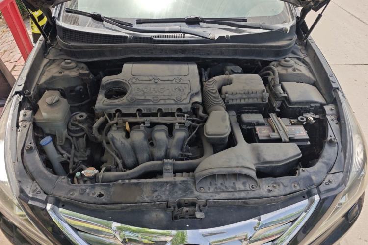 Used Hyundai Sonata 2011 2.4L Automatic Top-Tier Version Engine Bay