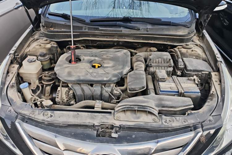 Used Hyundai Sonata 2011 2.0L Automatic Luxury Edition Engine Bay