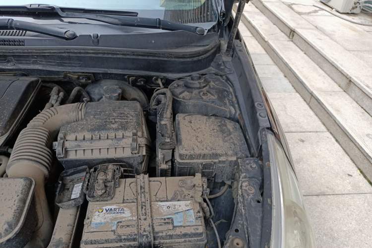 Used Hyundai Sonata 2011 2.0L Automatic Luxury Edition Engine Bay Left
