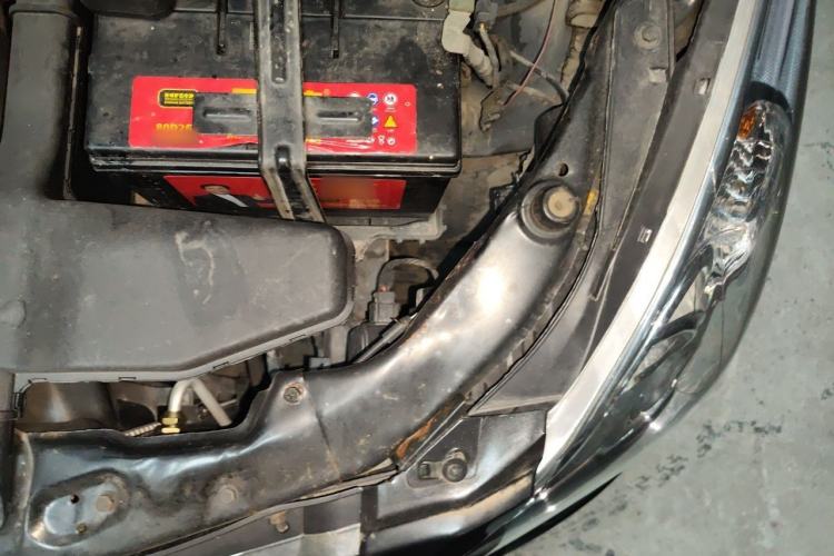 Used Hyundai Sonata 2011 2.4L Automatic Top-Tier Version Engine Bay Left