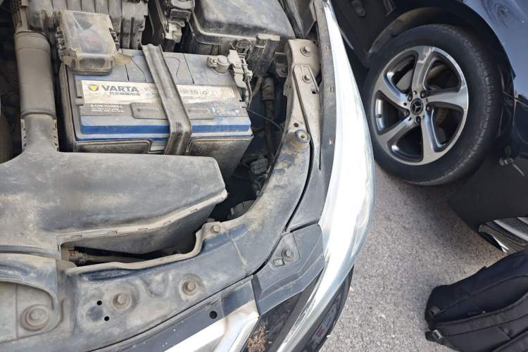 Used Hyundai Sonata 2011 2.0L Automatic Luxury Edition Engine Bay Left