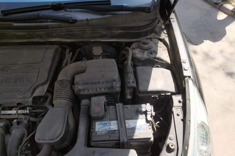Used Hyundai Sonata 2011 2.0L Automatic Supreme Edition Engine Bay Left