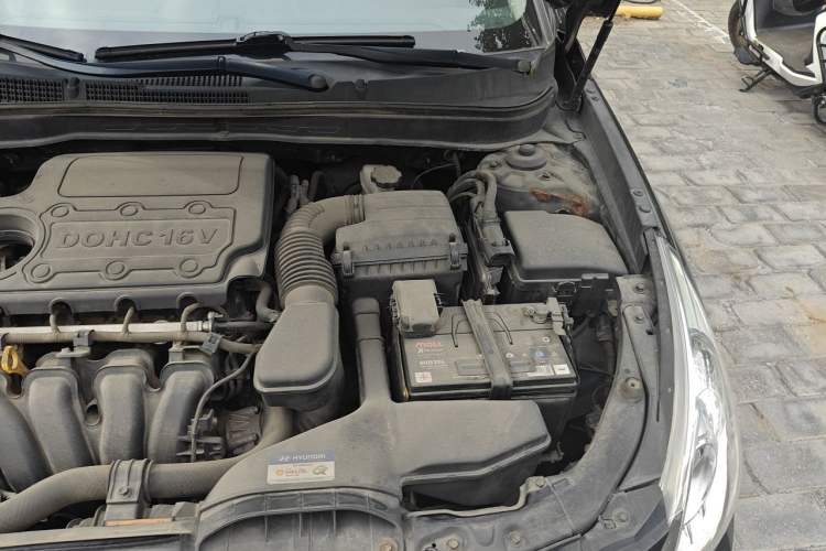 Used Hyundai Sonata 2011 2.0L Automatic Fashion Edition Engine Bay Left