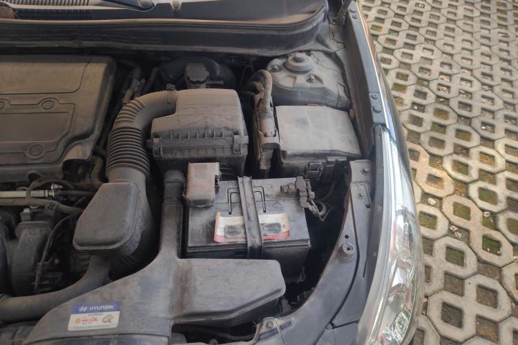 Used Hyundai Sonata 2011 2.0L Automatic Luxury Edition Engine Bay Left