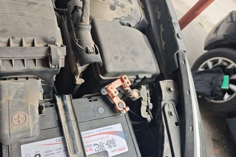 Used Hyundai Sonata 2011 2.0L Automatic Luxury Edition Engine Bay Left