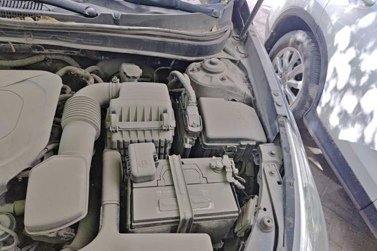 Used Hyundai Sonata 2011 2.0L Automatic Fashion Edition Engine Bay Left