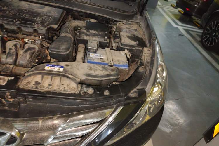 Used Hyundai Sonata 2011 2.0L Automatic Fashion Edition Engine Bay Left