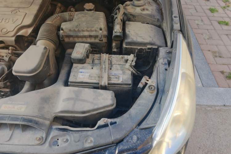 Used Hyundai Sonata 2011 2.0L Automatic Fashion Edition Engine Bay Left