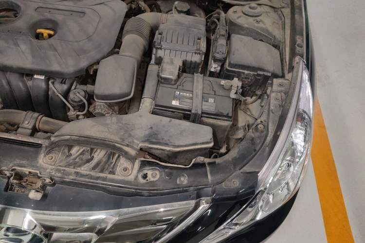 Used Hyundai Sonata 2011 2.0L Automatic Luxury Edition Engine Bay Left