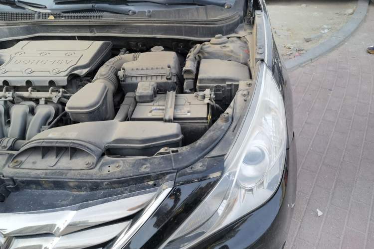 Used Hyundai Sonata 2011 2.0L Automatic Luxury Edition Engine Bay Left