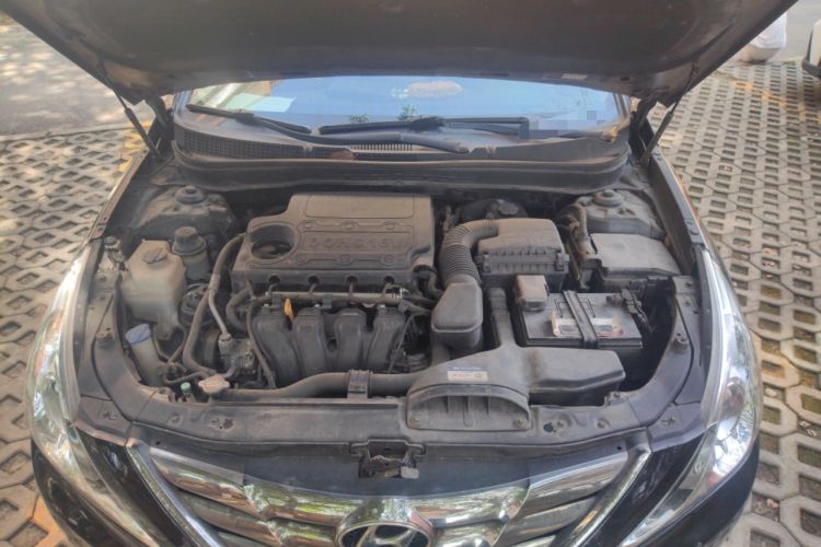 Used Hyundai Sonata 2011 2.0L Automatic Luxury Edition Engine Bay