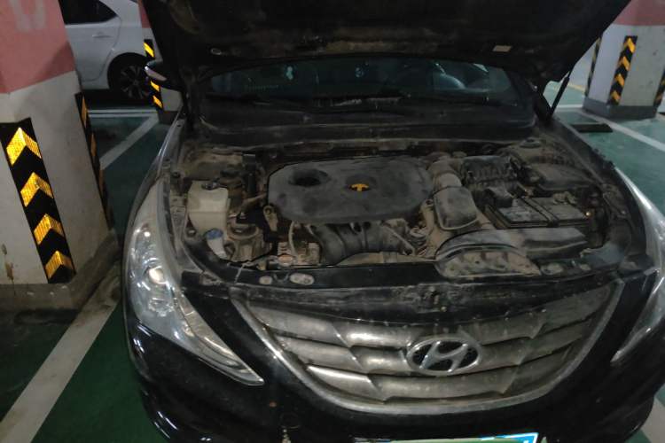 Used Hyundai Sonata 2011 2.0L Automatic Luxury Edition Engine Bay Right