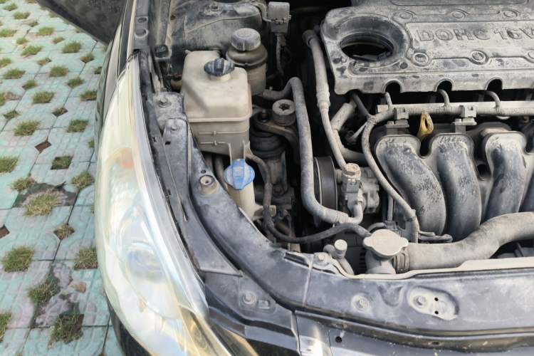 Used Hyundai Sonata 2011 2.0L Automatic Luxury Edition Engine Bay Right