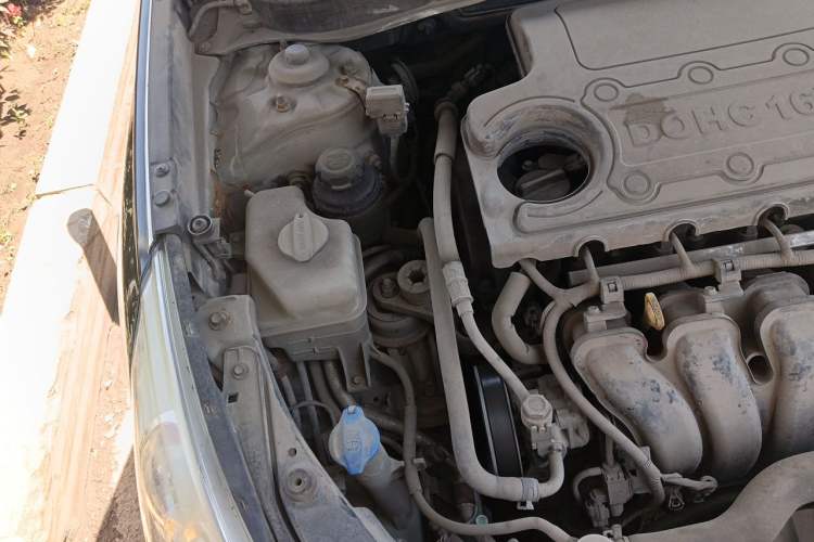 Used Hyundai Sonata 2011 2.0L Automatic Leading Edition Engine Bay Right