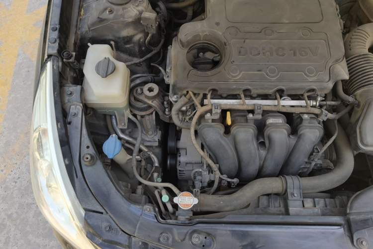 Used Hyundai Sonata 2011 2.0L Automatic Supreme Edition Engine Bay Right