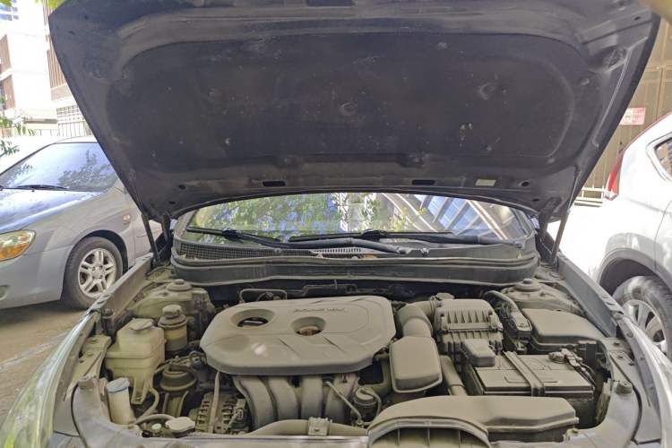 Used Hyundai Sonata 2011 2.0L Automatic Fashion Edition Engine Bay