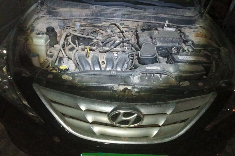Used Hyundai Sonata 2011 2.0L Automatic Luxury Edition Engine Bay