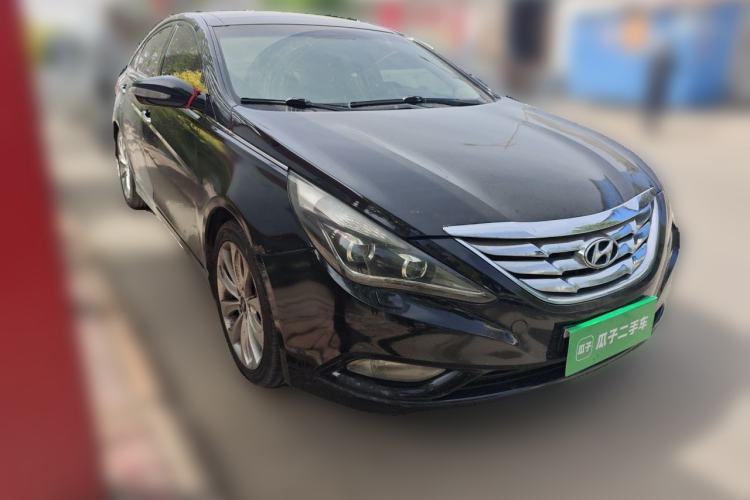 Used Hyundai Sonata 2011 2.4L Automatic Top-Tier Version Front Right 45 Deg