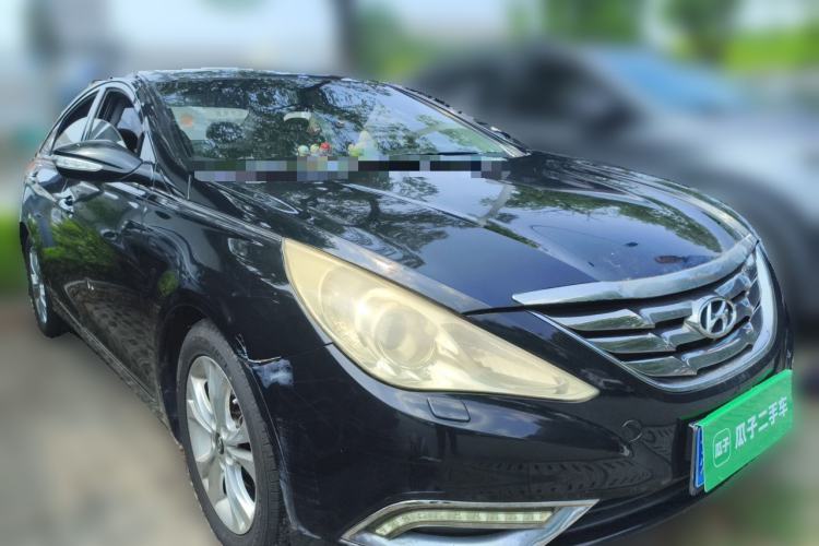 Used Hyundai Sonata 2011 2.0L Automatic Luxury Edition Front Right 45 Deg